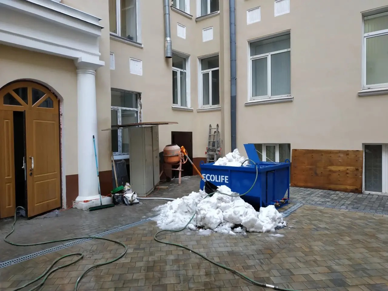Работа компактной снегоплавильной установки EcoLife